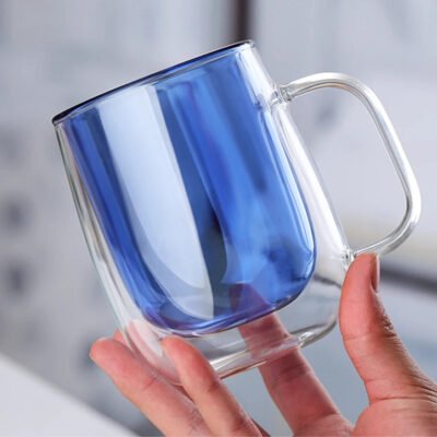 Tasses en verre colorées à double paroi avec poignée